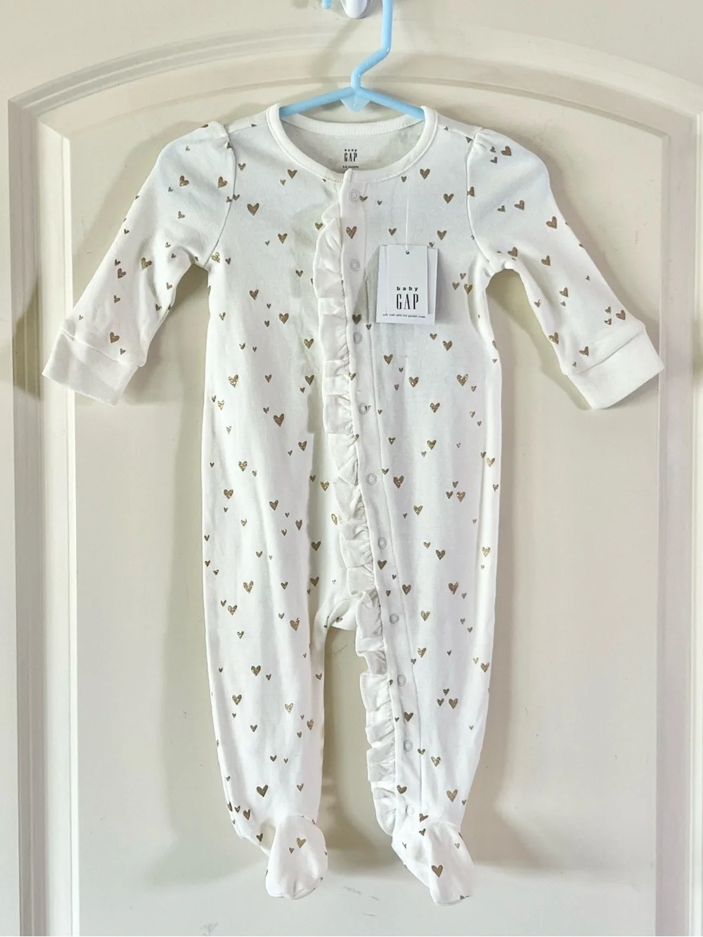 NWT Baby Gap Organic Cotton Gold Heart Footed Onesie Sleeper Pajamas 3-6M